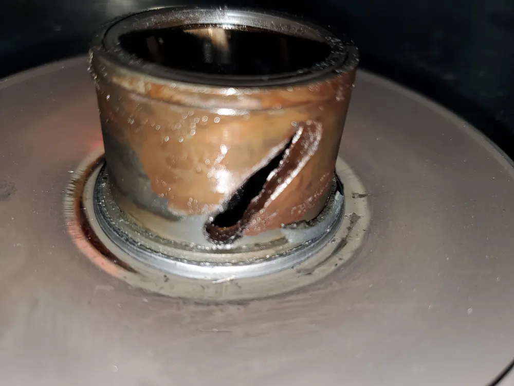 整備作業の写真（駆動系部品の点検）