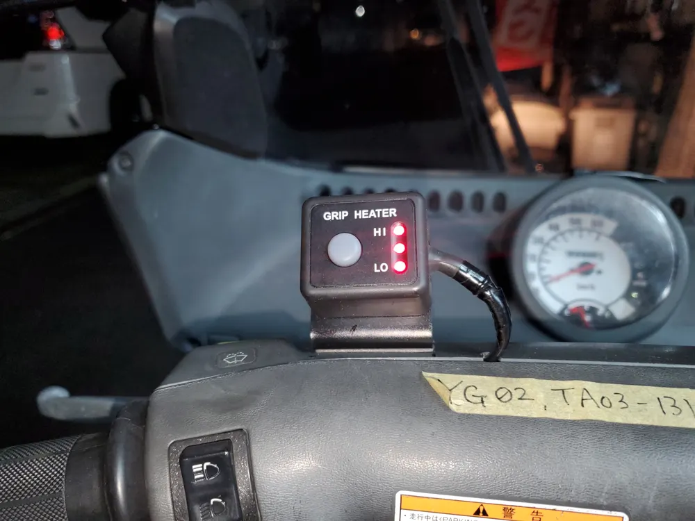 整備作業の写真（車両の分解・整備）